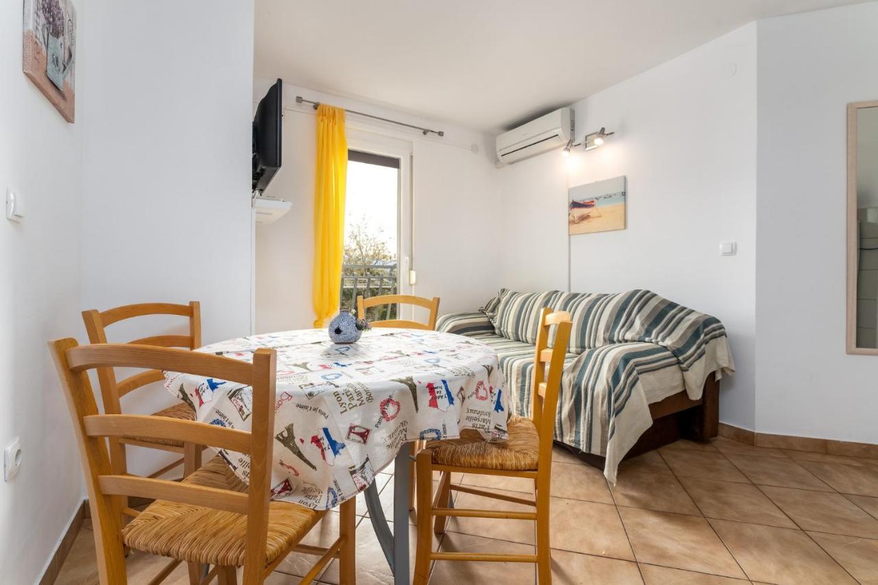 Apartments With A Parking Space Baska, Krk - 13907 Exterior photo