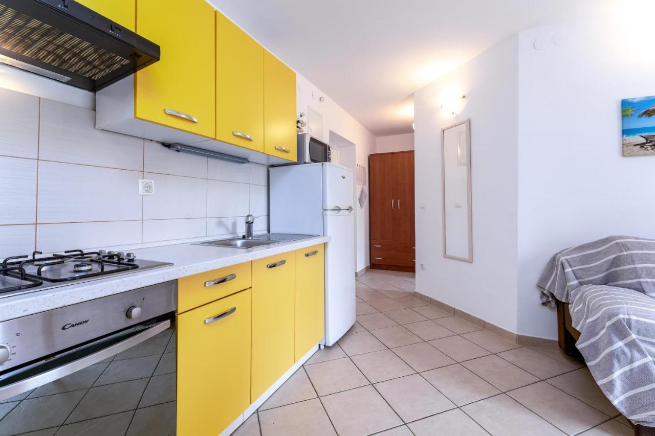 Apartments With A Parking Space Baska, Krk - 13907 Exterior photo