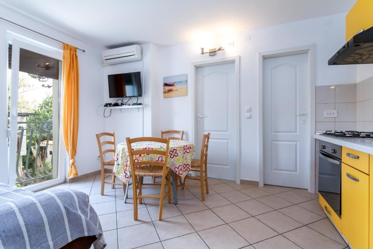 Apartments With A Parking Space Baska, Krk - 13907 Exterior photo
