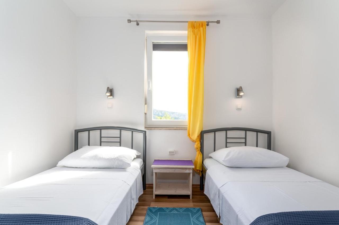 Apartments With A Parking Space Baska, Krk - 13907 Exterior photo